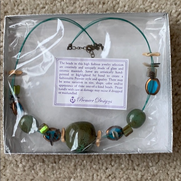 B2GOFREE 🍭New in Box Premier Designs Necklace - Picture 4 of 5